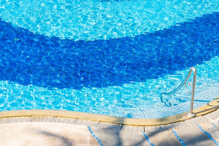 Complete Guide On How To Vacuum Pool With Sand Filter 2024