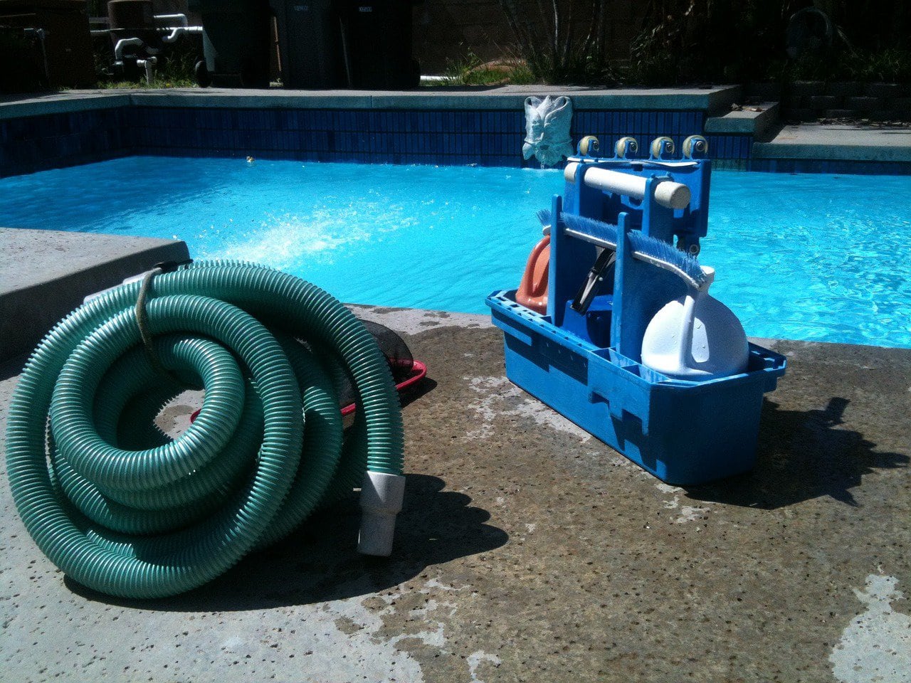 Complete Guide On How To Vacuum Pool With Sand Filter 2024