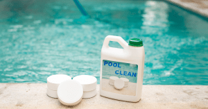 how to clean a pool cover featured image