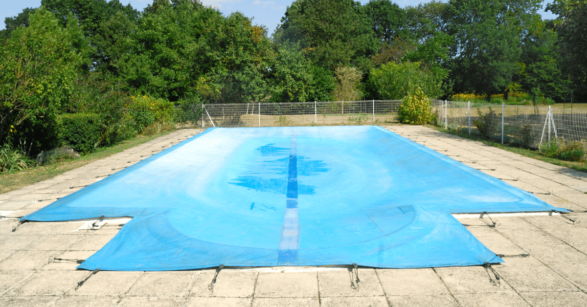Should I Leave My Pool Cover On or Off During the Day? 2024